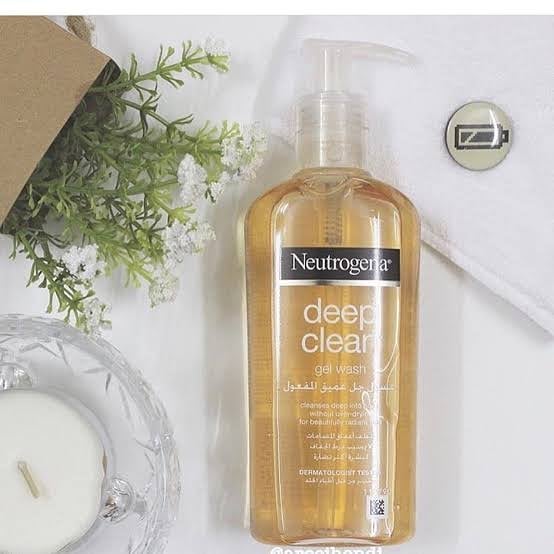 Neutrogena Deep Clean Gel Wash – Oil-Free Daily Facial Cleanser for Oily & Combination Skin (200ml) - Image 3