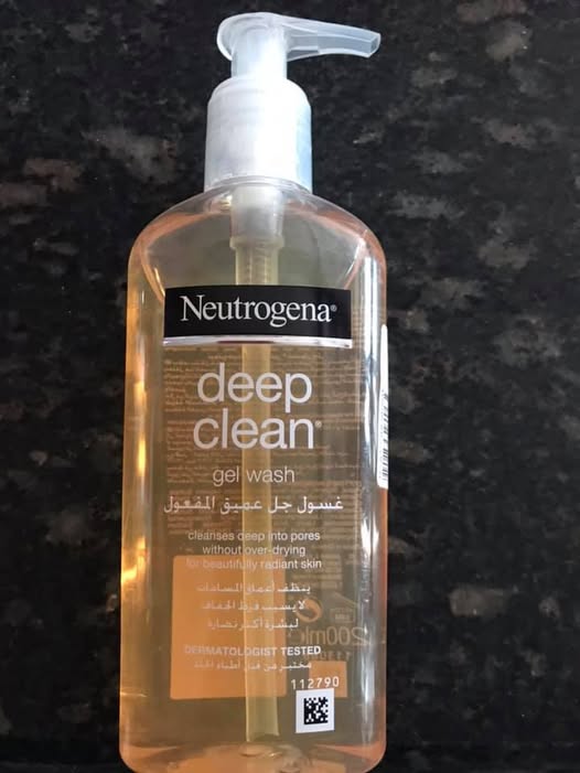 Neutrogena Deep Clean Gel Wash – Oil-Free Daily Facial Cleanser for Oily & Combination Skin (200ml) - Image 5