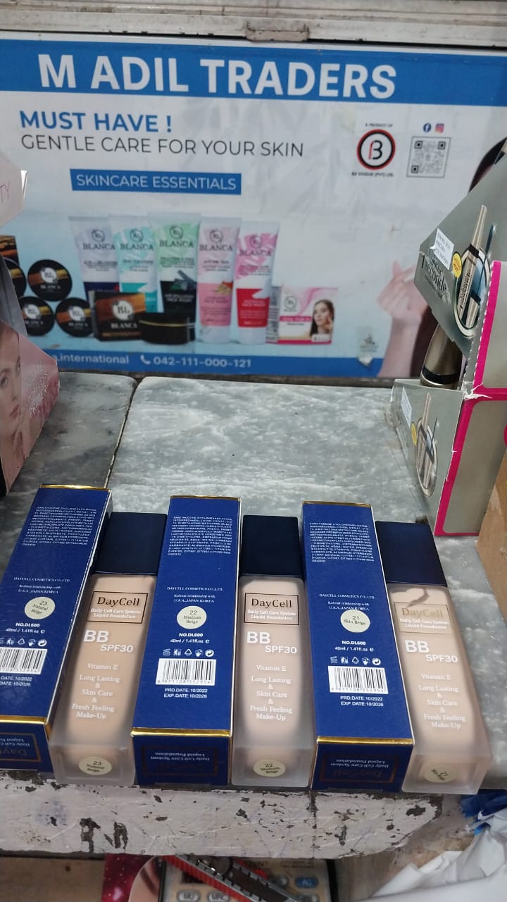 Day Cell Foundation – Lightweight, Long-Lasting Liquid Base for Smooth Coverage, Natural Radiant Finish, Oil Control, Flawless Look & All-Day Comfort for All Skin Types - Image 5