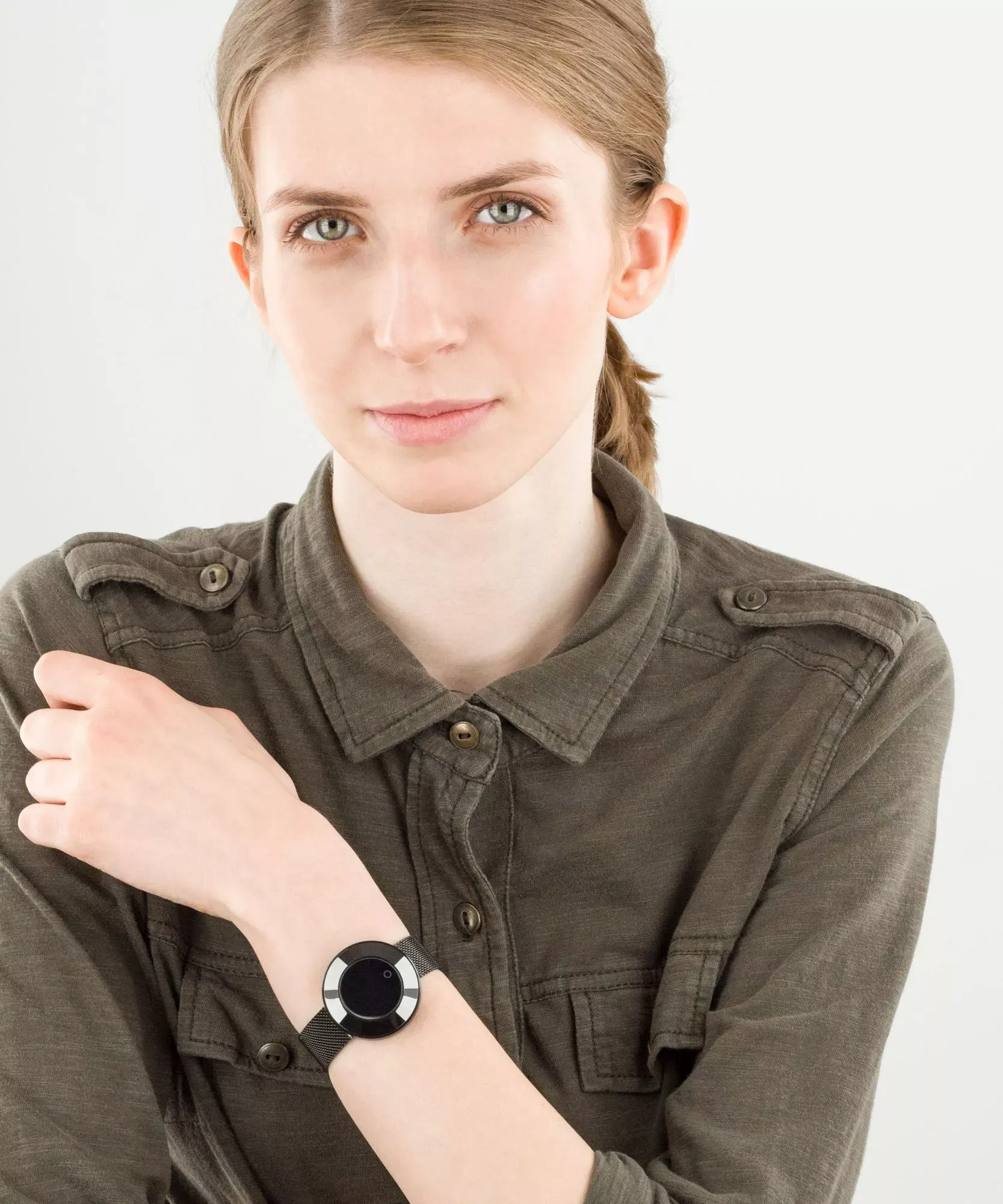 Ladies Smart Watch with Mesh Strap – Stylish Digital Wristwatch - Image 2