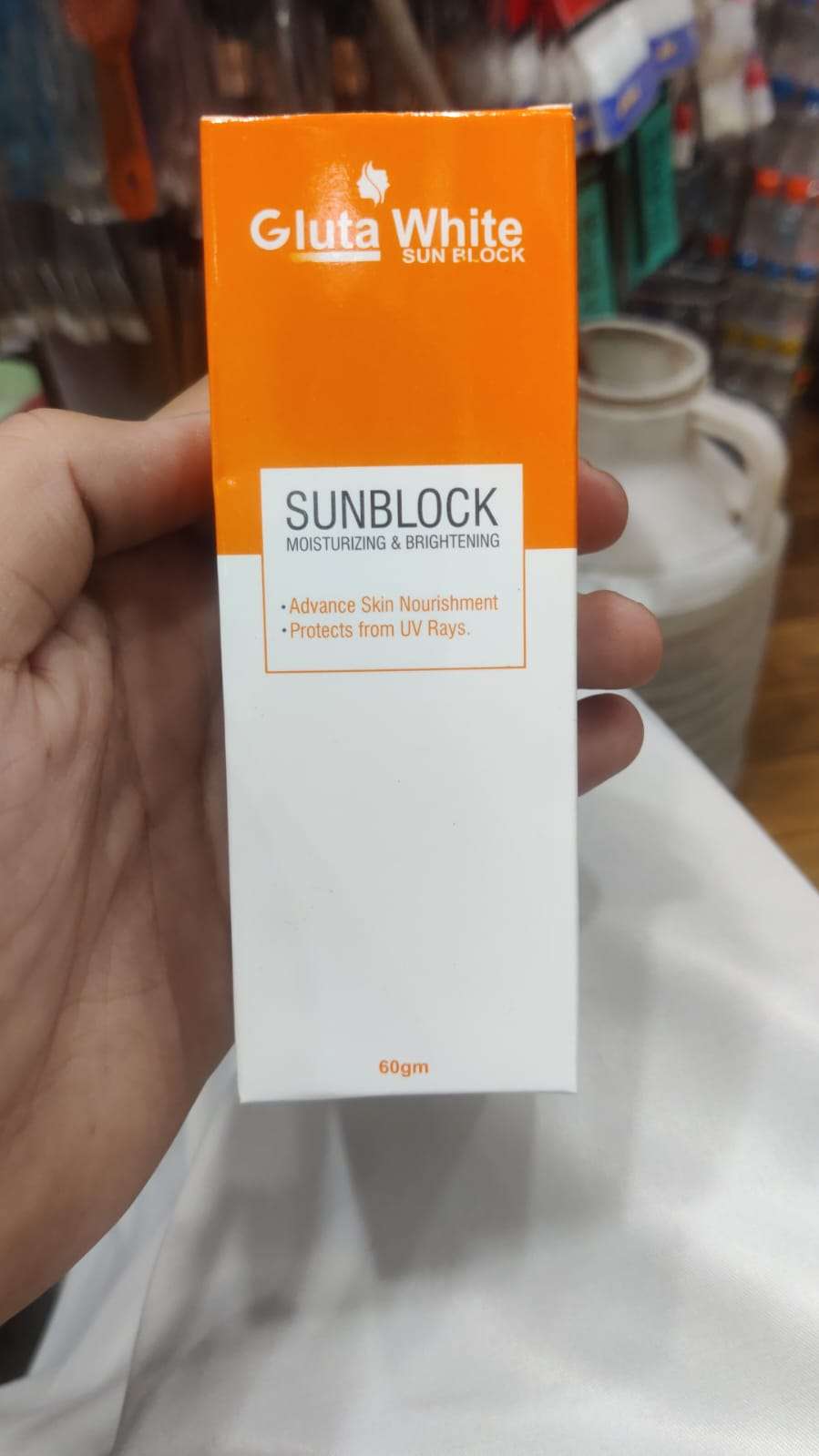 Gluta White Sunblock – Whitening & UV Protection Sunscreen For All Skin Types - Image 5